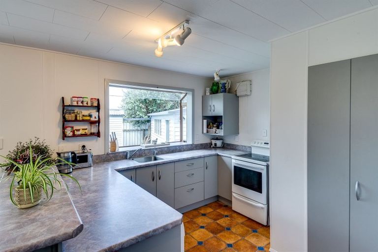 Photo of property in 16 Shirley Place, Bay View, Napier, 4104