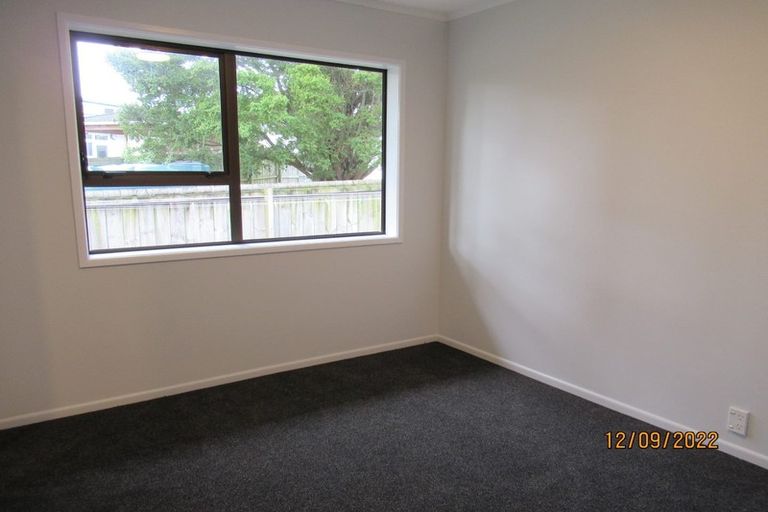 Photo of property in 4 Zita Maria Drive, Massey, Auckland, 0614
