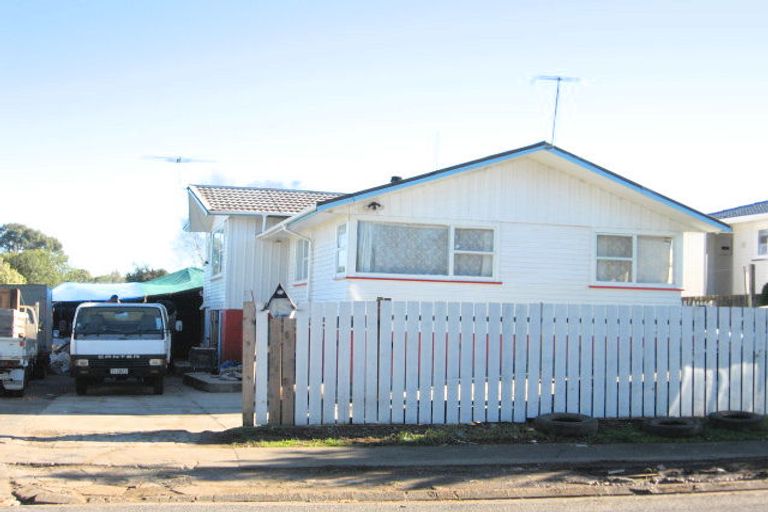 Photo of property in 15 Hobart Crescent, Wattle Downs, Auckland, 2103