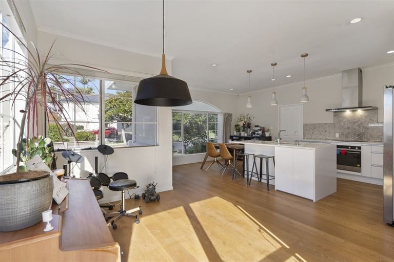 Photo of property in 13 Westminster Gardens, Unsworth Heights, Auckland, 0632