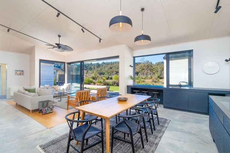 Photo of property in 18 Kahu Close, Kaiteriteri, Motueka, 7197