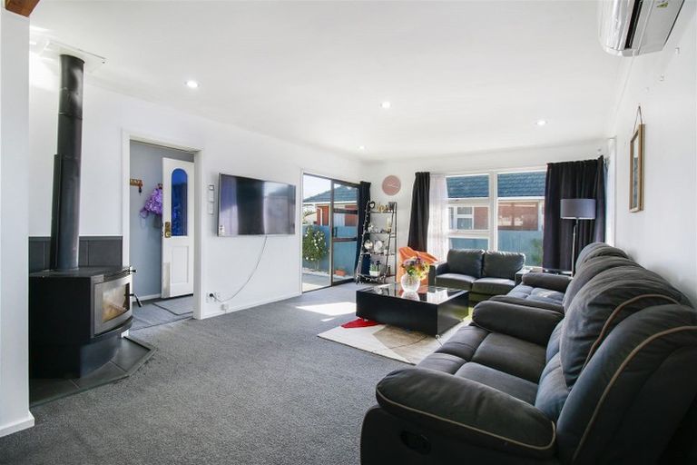 Photo of property in 84 Bickerton Street, Wainoni, Christchurch, 8061