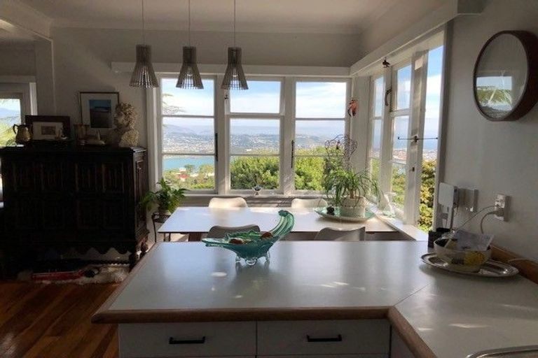 Photo of property in 25 Alexandra Road, Roseneath, Wellington, 6021