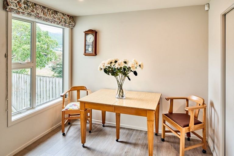 Photo of property in 9 Duncan Street, Tawa, Wellington, 5028