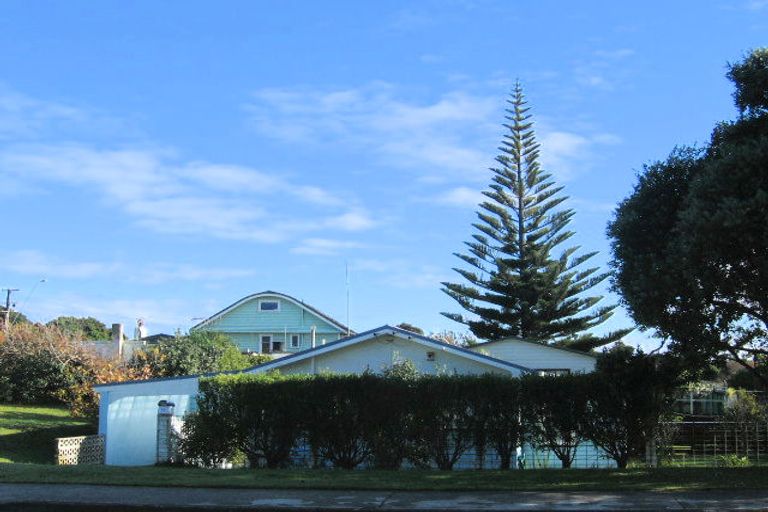 Photo of property in 45 Ngaio Street, Otaki Beach, Otaki, 5512