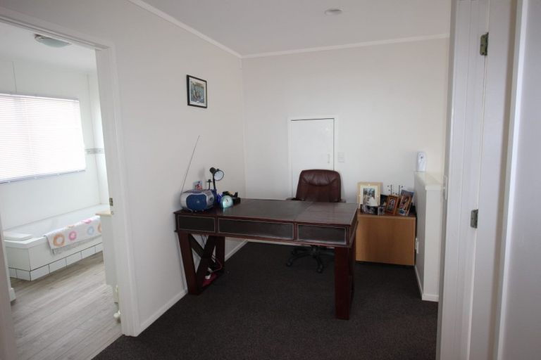 Photo of property in 25a Brightside Road, Stanmore Bay, Whangaparaoa, 0932