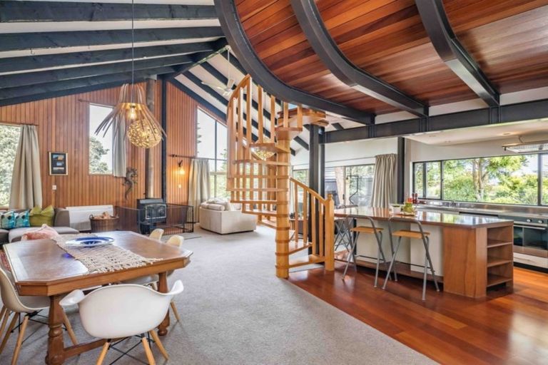 Photo of property in 9 Hona Street, Waikanae Beach, Waikanae, 5036