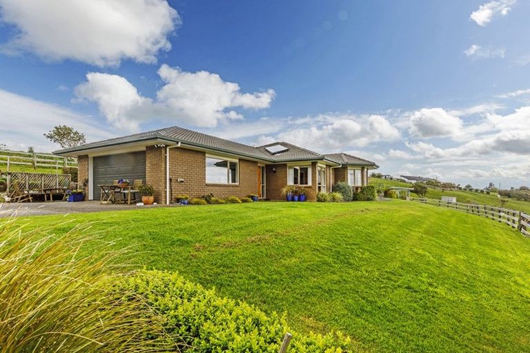 Photo of property in 215 Oyster Point Road, Kaukapakapa, Warkworth, 0984