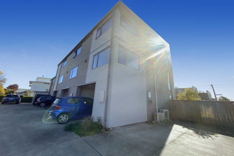 Photo of property in 461 Barbadoes Street, Edgeware, Christchurch, 8013