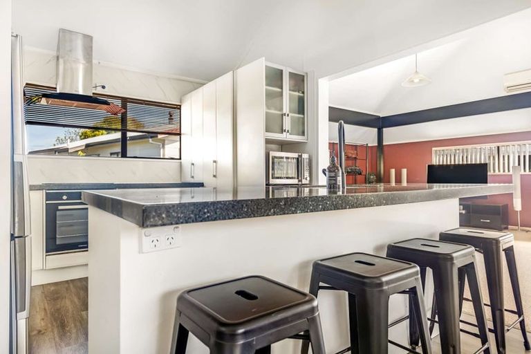 Photo of property in 10 Kentucky Crescent, Nawton, Hamilton, 3200