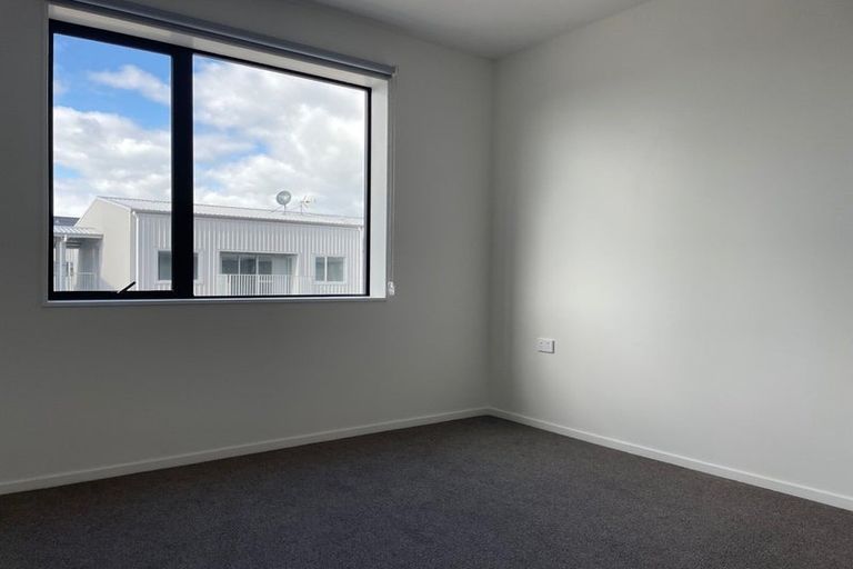 Photo of property in 203/28c Eileen Newey Place, Henderson, Auckland, 0612