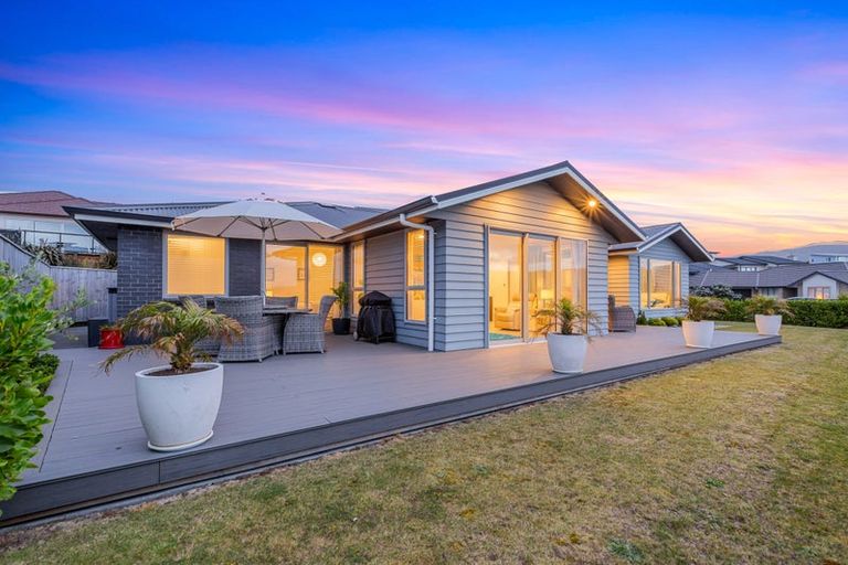Photo of property in 5 Margaret Shields Avenue, Aotea, Porirua, 5024