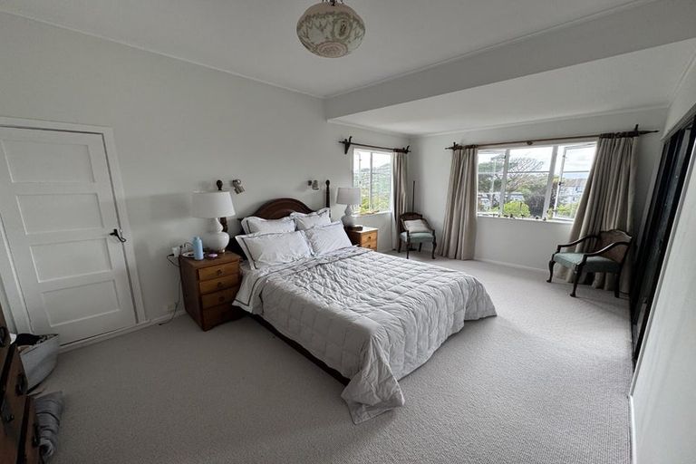 Photo of property in 2 Homewood Crescent, Karori, Wellington, 6012