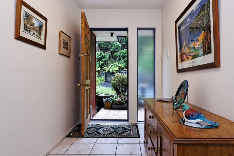 Photo of property in 35 Chamari Close, Titirangi, Auckland, 0604
