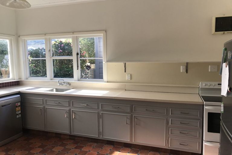 Photo of property in 27 Ava Street, Petone, Lower Hutt, 5012