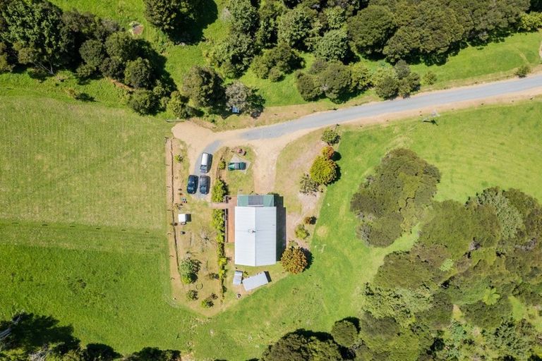 Photo of property in 1697 Russell Road, Helena Bay, Hikurangi, 0184