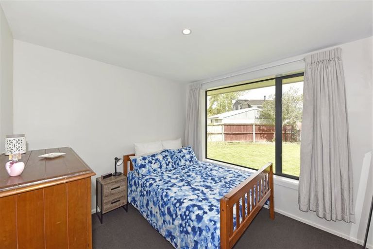 Photo of property in 21 Barnes Road, Redwood, Christchurch, 8051