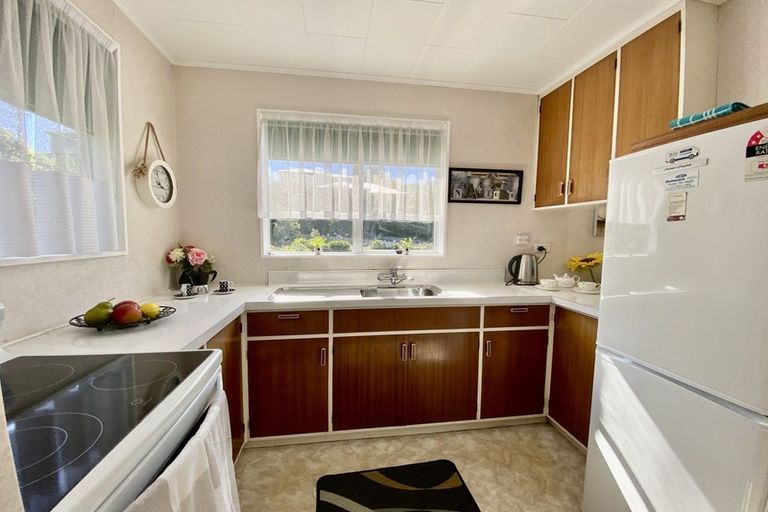 Photo of property in 12a Bell Street, Tawa, Wellington, 5028