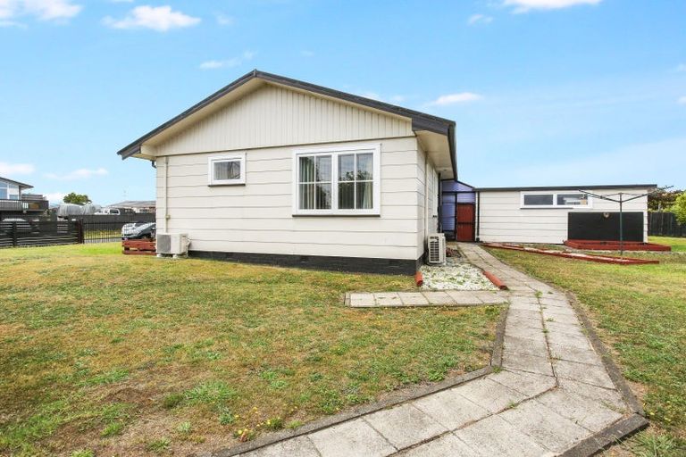 Photo of property in 32 Barnhill Crescent, Pahurehure, Papakura, 2113