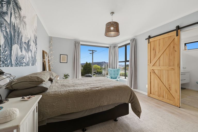 Photo of property in 8 Ellersley Street, Halfway Bush, Dunedin, 9010
