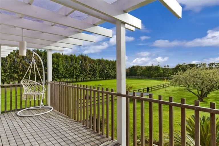 Photo of property in 132 Taupaki Road, Taupaki, Henderson, 0782