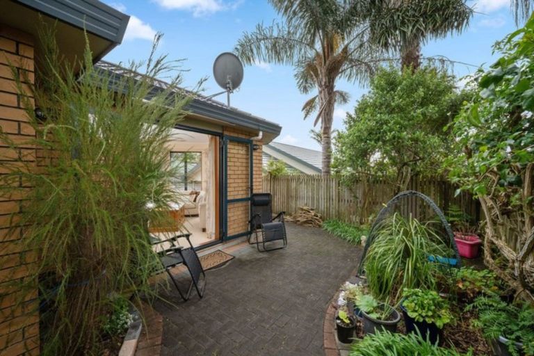 Photo of property in 19 Angel Way, Stanmore Bay, Whangaparaoa, 0932