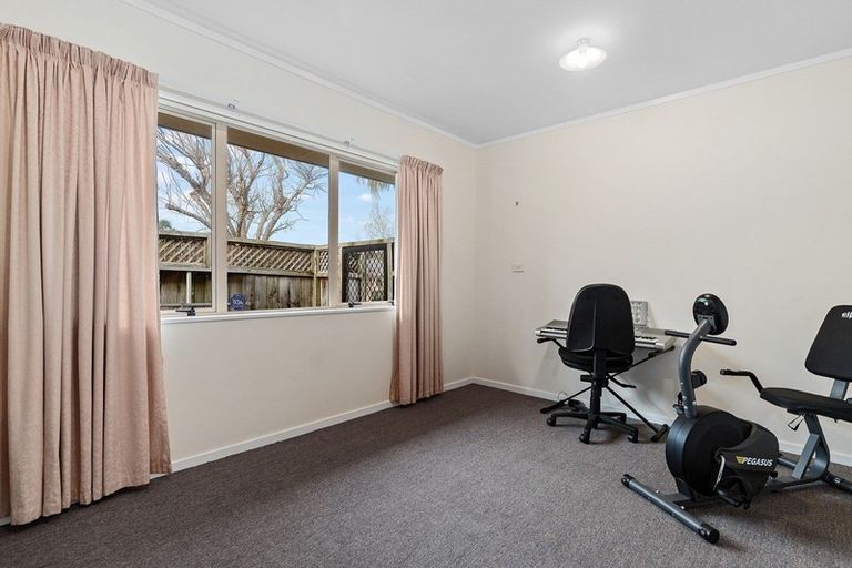 Photo of property in 47 Waiwherowhero Drive, St Andrews, Hamilton, 3200