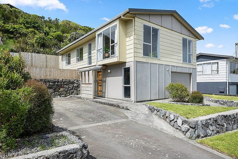 Photo of property in 16 Kaitangata Crescent, Kelson, Lower Hutt, 5010