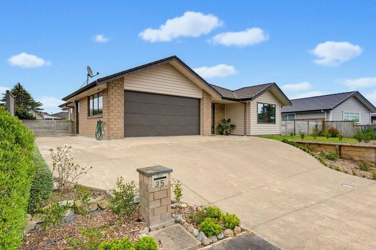 Photo of property in 35 Waipunahau Road, Waikanae, 5036