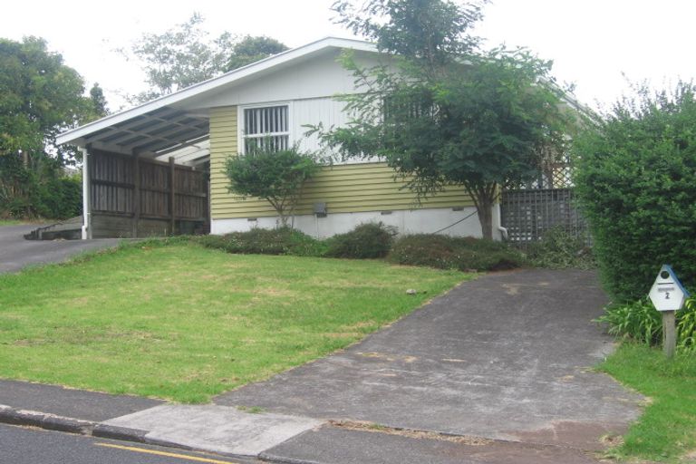 Photo of property in 2/12 Segedin Place, Glenfield, Auckland, 0629