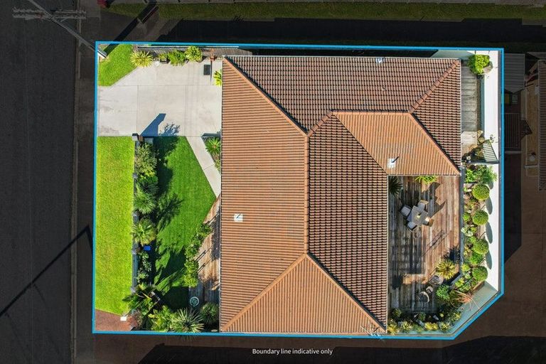 Photo of property in 28a Edward Avenue, Orewa, 0931