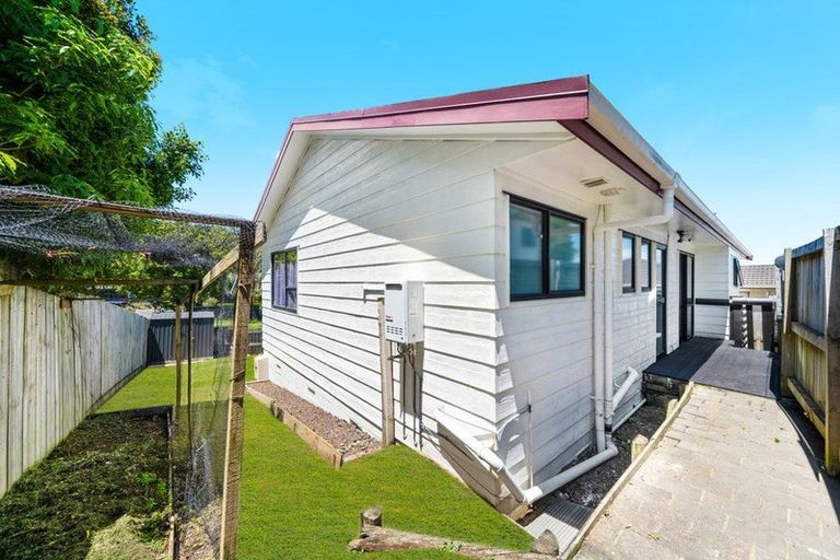 Photo of property in 36 Eugenia Rise, Totara Heights, Auckland, 2105