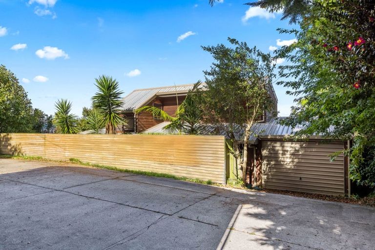 Photo of property in 1/86 Waimumu Road, Massey, Auckland, 0614