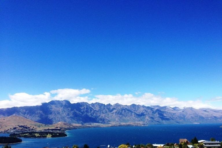 Photo of property in 32 Avalon Crescent, Fernhill, Queenstown, 9300