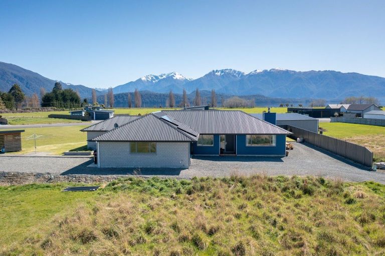 Photo of property in 11 Breaksea Street, Te Anau, 9600
