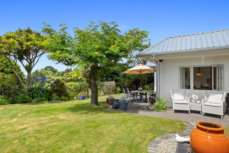 Photo of property in 3 Waiwera Place, Merrilands, New Plymouth, 4312