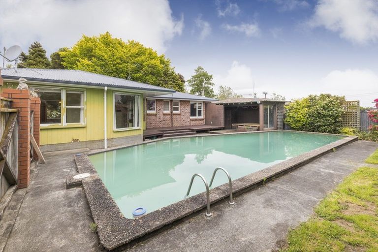 Photo of property in 98 Lethbridge Street, Feilding, 4702