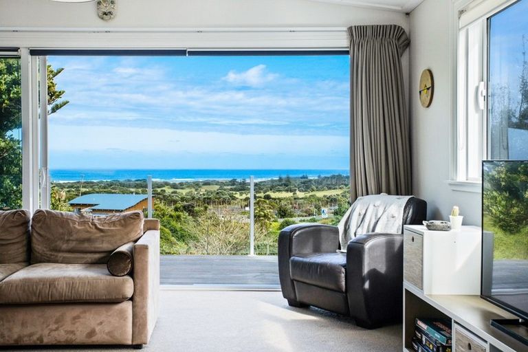 Photo of property in 311 Motutara Road, Muriwai, Waimauku, 0881