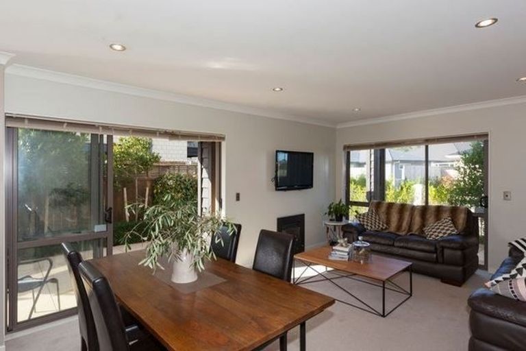 Photo of property in 3 Bluewater Place, Paraparaumu, 5032