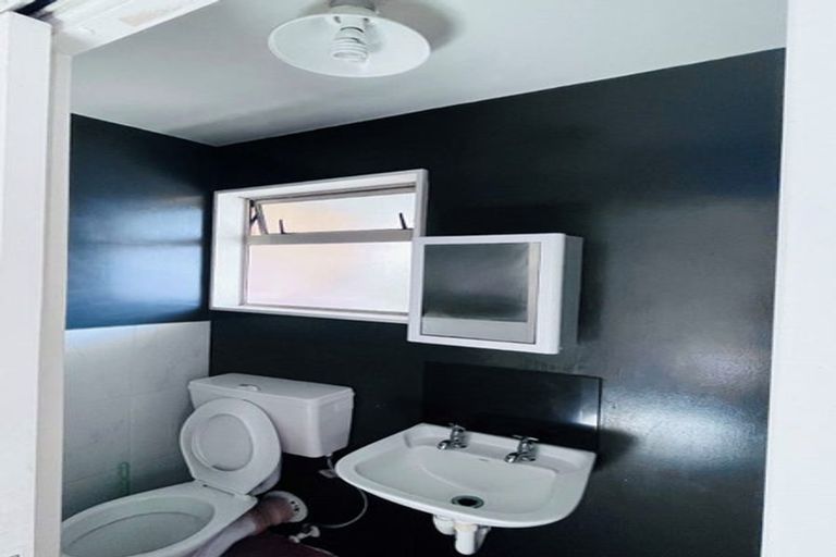 Photo of property in 58 Powrie Street, Glenfield, Auckland, 0629