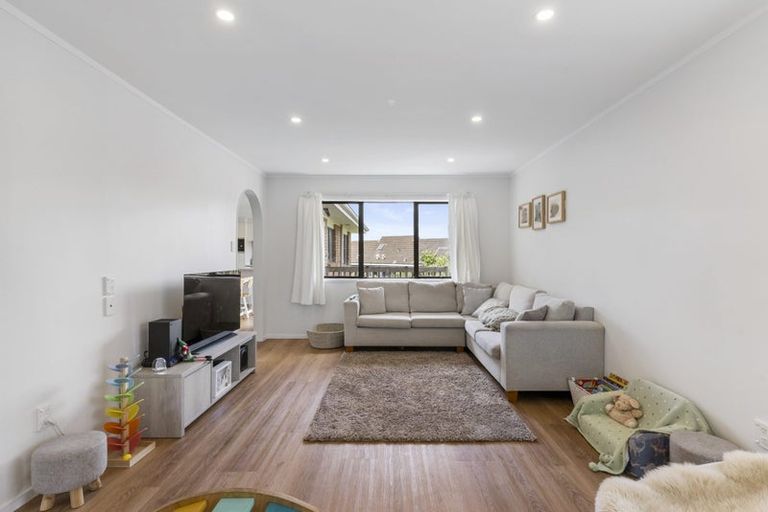 Photo of property in 73 Aberfeldy Avenue, Highland Park, Auckland, 2010