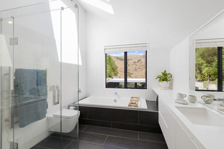 Photo of property in 94 Sumnervale Drive, Sumner, Christchurch, 8081