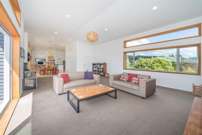 Photo of property in 8 Ridgeview Road, Aokautere, Palmerston North, 4471