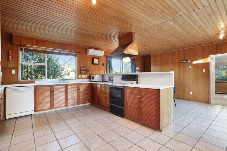 Photo of property in 278 Henderson Valley Road, Henderson Valley, Auckland, 0612