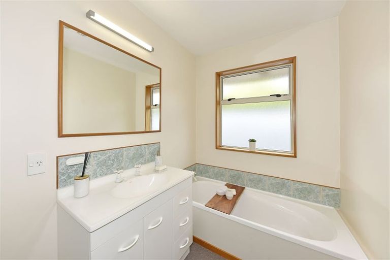 Photo of property in 6a Bentley Street, Russley, Christchurch, 8042