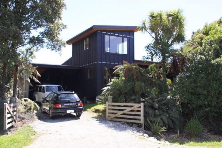 Photo of property in 19 Neils Beach Road, Jackson Bay, Haast, 7886