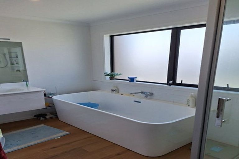 Photo of property in 6 Aston Crescent, Wallaceville, Upper Hutt, 5018