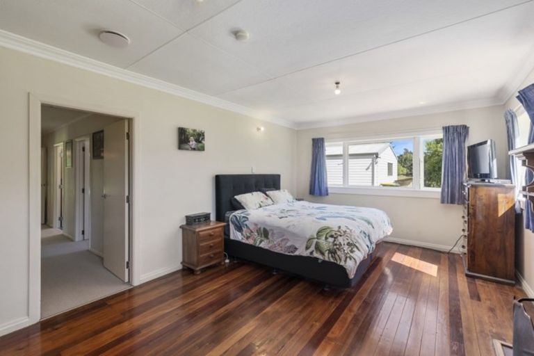Photo of property in 378 Arapaepae Road South, Levin, 5571