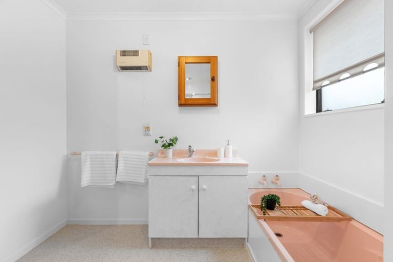 Photo of property in 6a Rolfe Place, Bishopdale, Christchurch, 8053