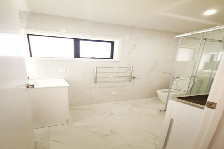 Photo of property in 124b Rosier Road, Glen Eden, Auckland, 0602